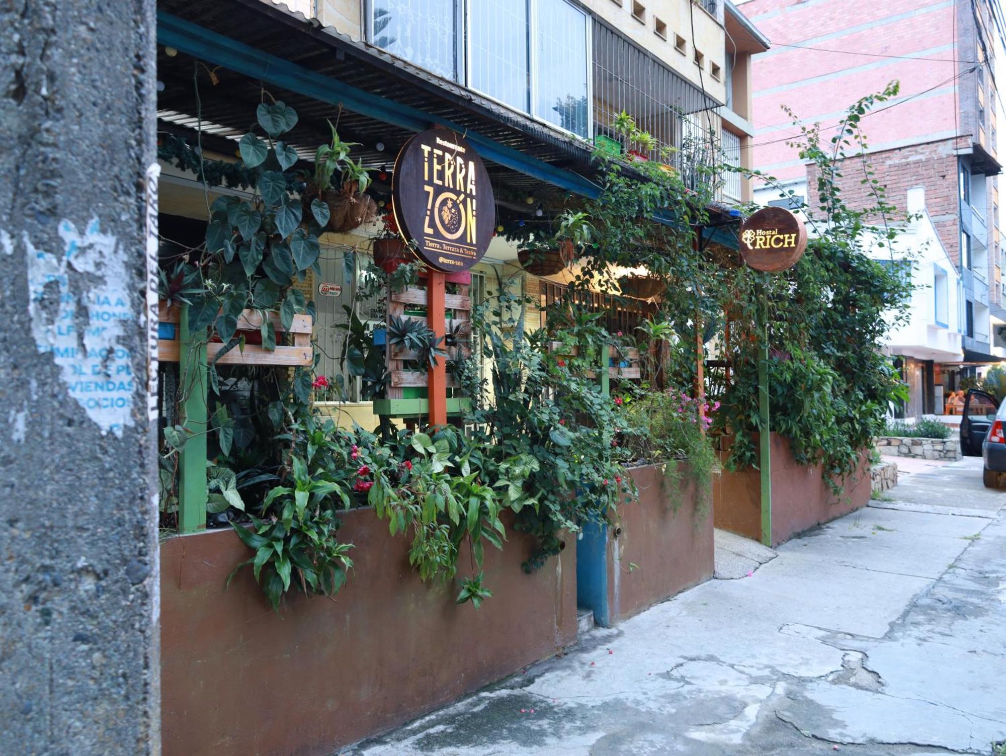 Hostal Rich Medellín Zewnętrze zdjęcie